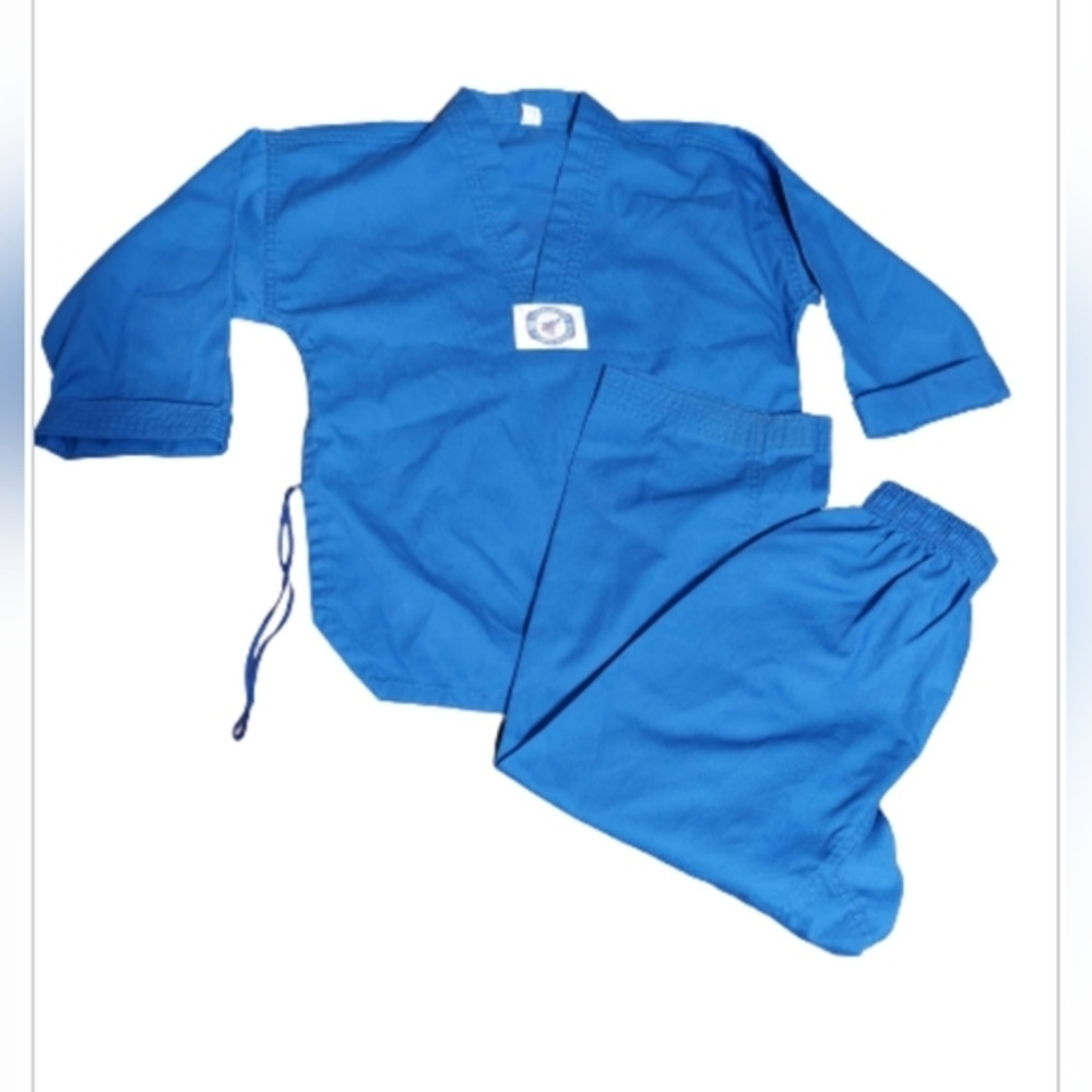 Taekwondo Dobok Royal Blue size 140 (age 9-10)